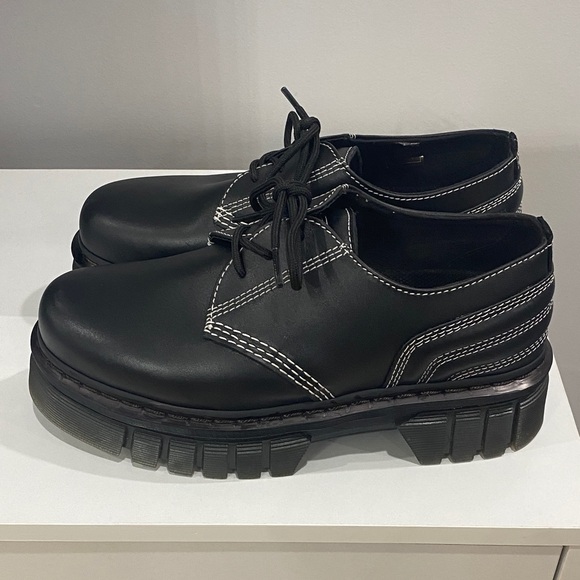 EUC Dr. Martens Docs Audrick 3i Quilted Genuine Leather Shoes WORN ONCE LIKE NEW - Picture 1 of 9
